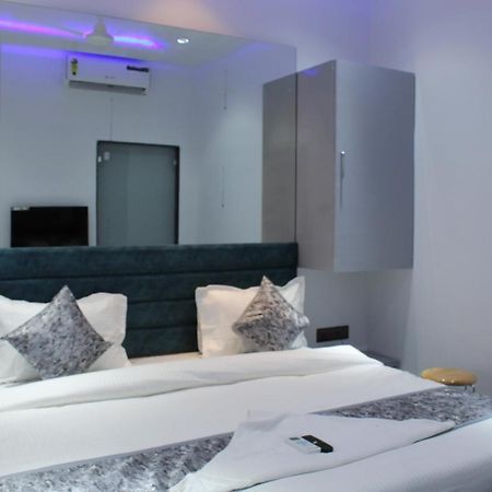 Hotel The Lowell Сурат Екстер'єр фото