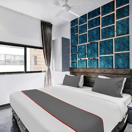 Hotel The Lowell Сурат Екстер'єр фото