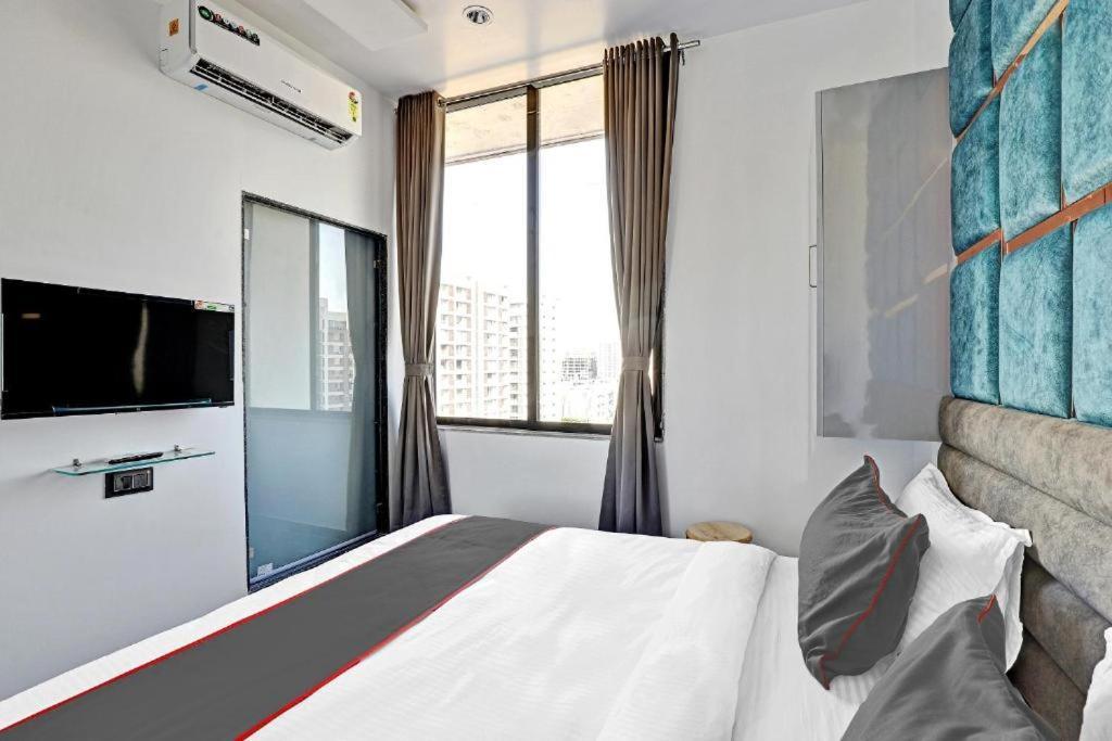 Hotel The Lowell Сурат Екстер'єр фото