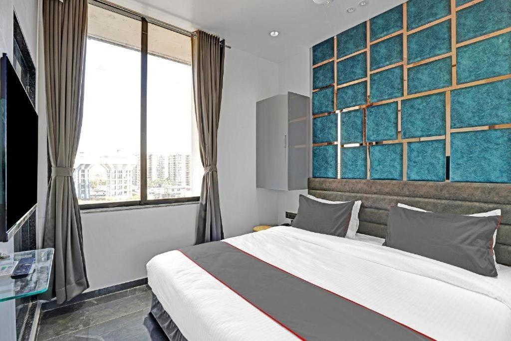 Hotel The Lowell Сурат Екстер'єр фото