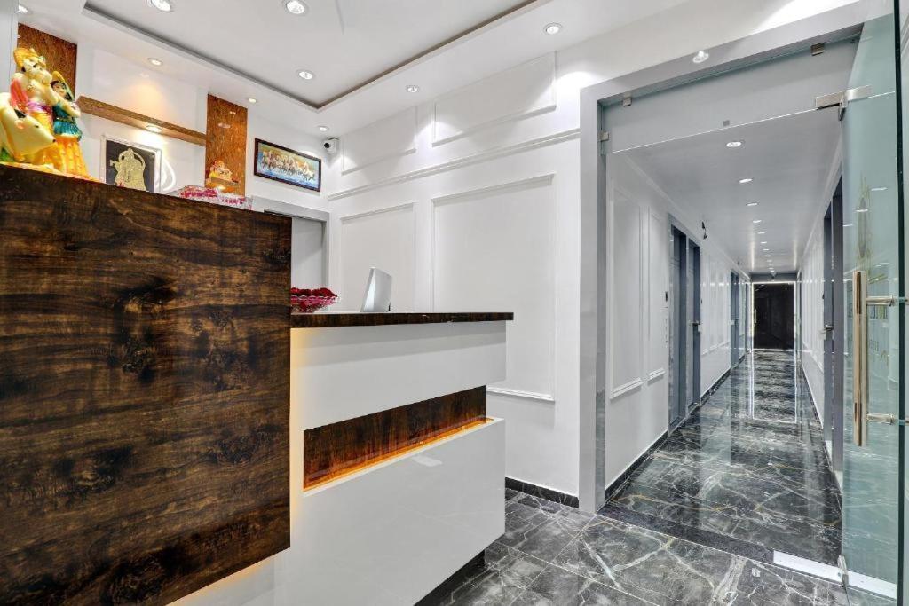Hotel The Lowell Сурат Екстер'єр фото