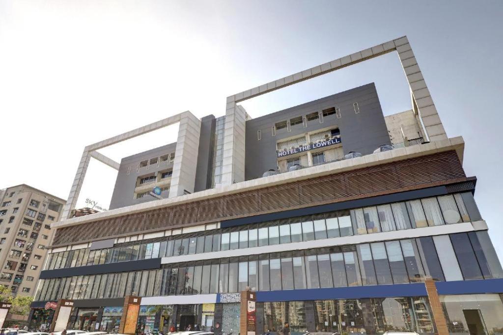 Hotel The Lowell Сурат Екстер'єр фото