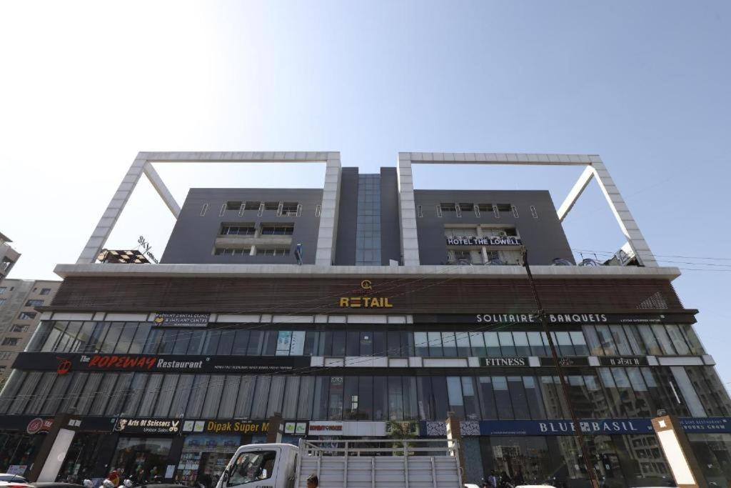 Hotel The Lowell Сурат Екстер'єр фото